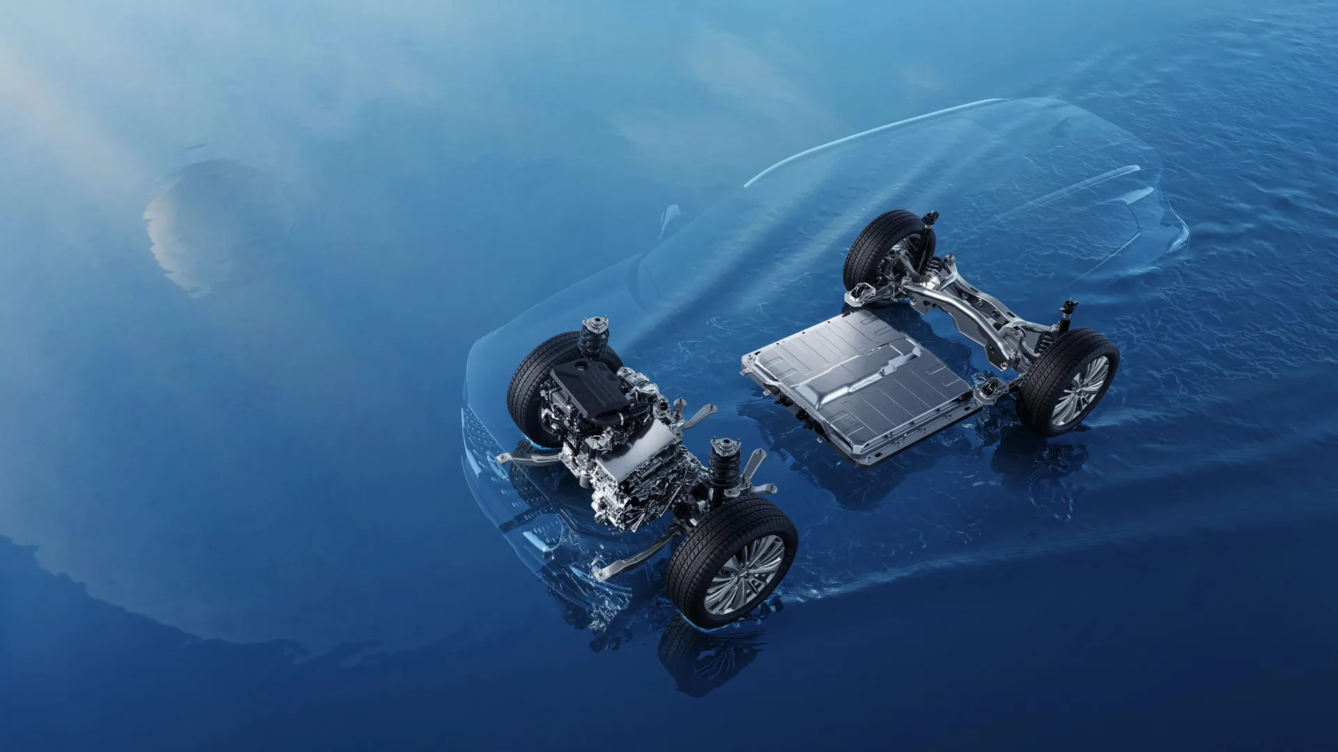 Cutaway of the Super Hybrid System: engine, three motors and battery under the body
